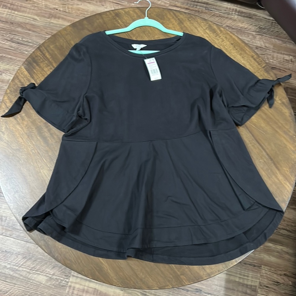 Crown & Ivy Black Top